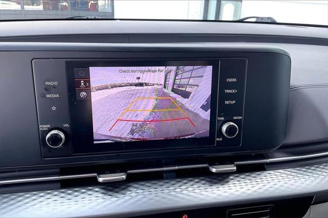 2024 Kia Carnival LX