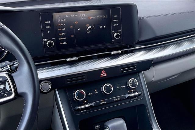 2024 Kia Carnival LX