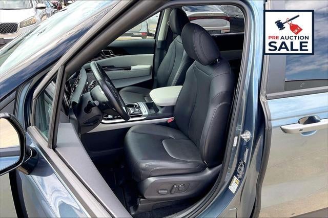 2024 Kia Carnival EX