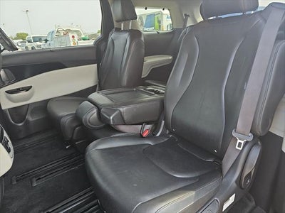 2022 Kia Carnival SX