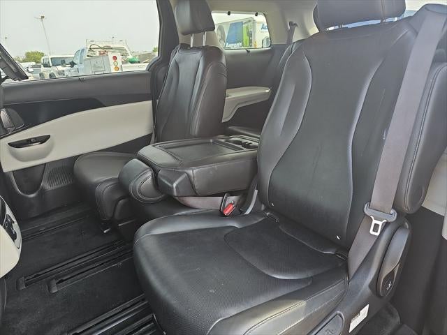 2022 Kia Carnival SX