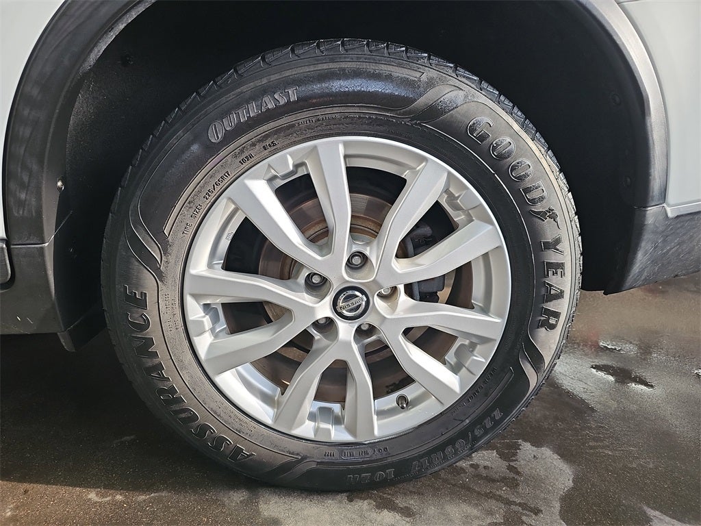 2017 Nissan Rogue SV