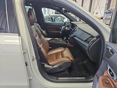 2022 Volvo XC90 T6 Inscription