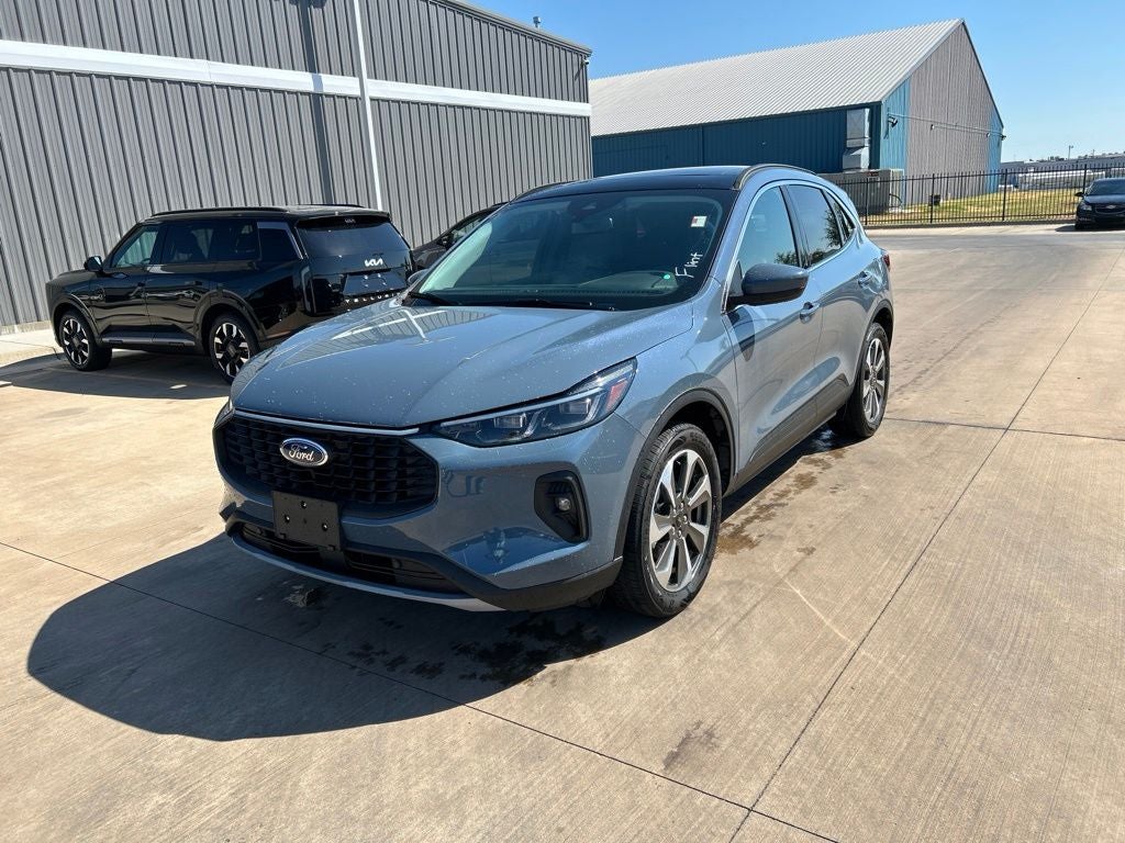 2025 Ford Escape Platinum
