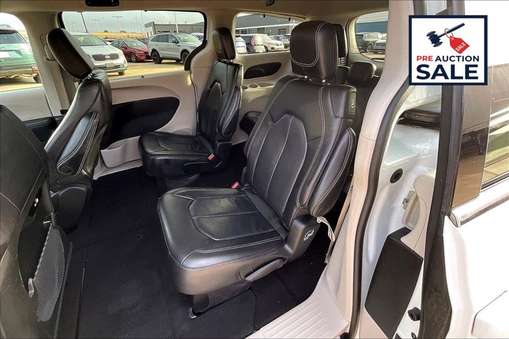 2022 Chrysler Pacifica Touring L