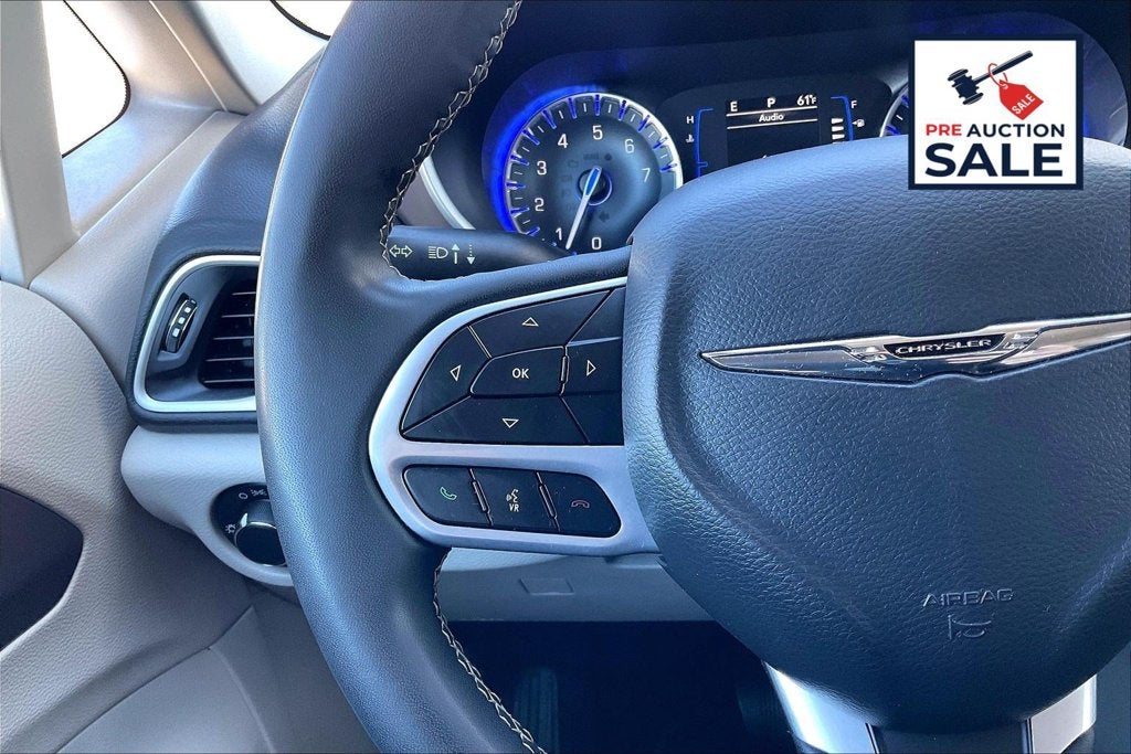 2023 Chrysler Voyager LX