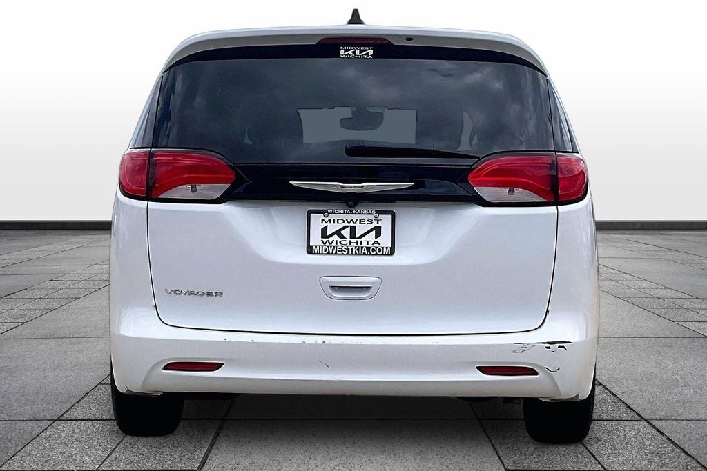 2023 Chrysler Voyager LX