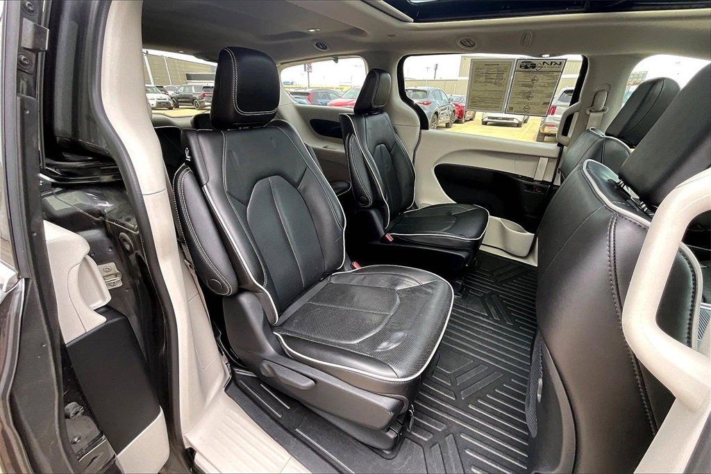 2023 Chrysler Pacifica Hybrid Limited