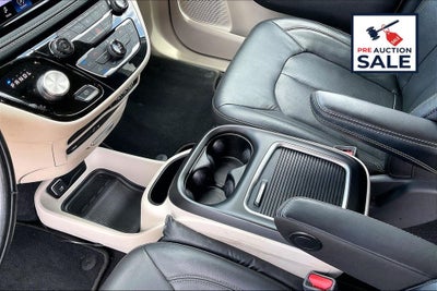2022 Chrysler Pacifica Touring L