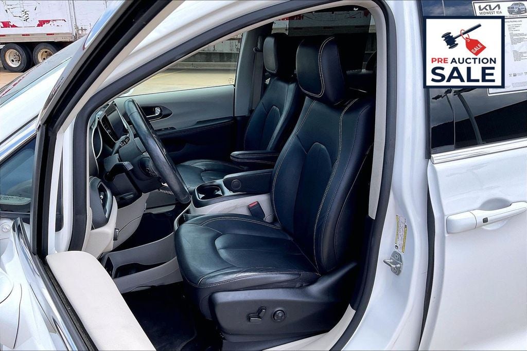2022 Chrysler Pacifica Touring L
