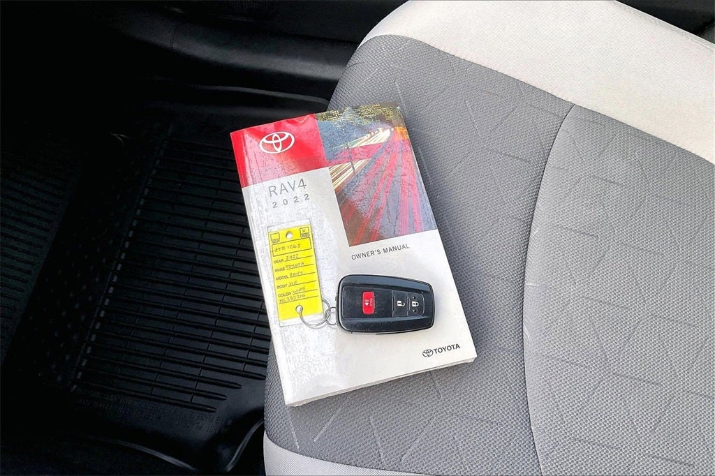 2022 Toyota RAV4 XLE