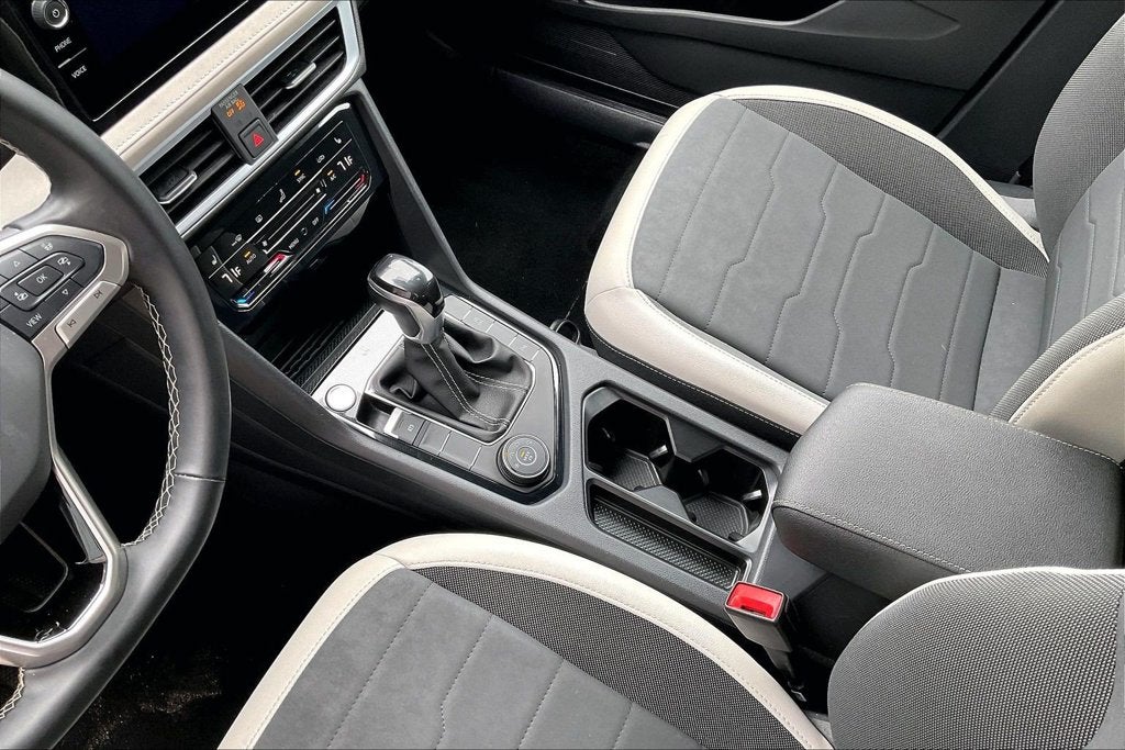 2025 Volkswagen Taos 1.5T SE