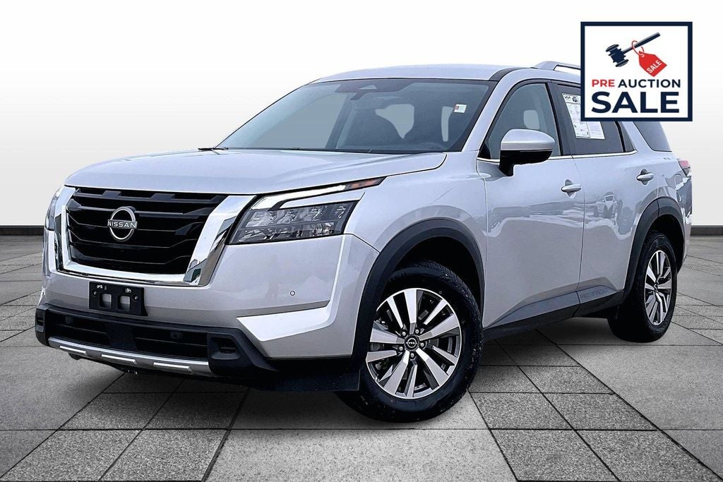 2025 Nissan Pathfinder SL