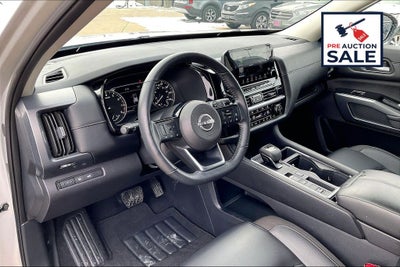 2025 Nissan Pathfinder SL