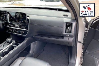 2025 Nissan Pathfinder SL