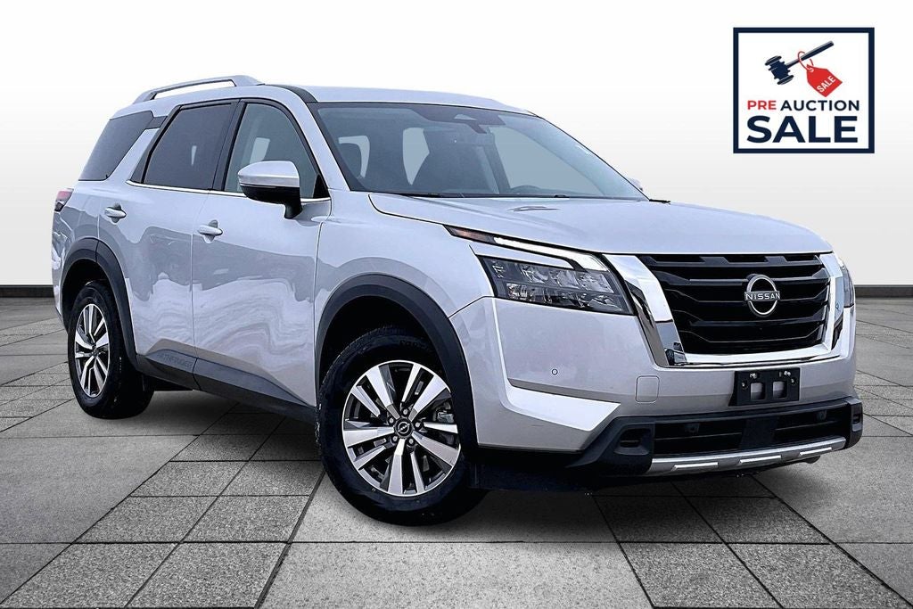 2025 Nissan Pathfinder SL