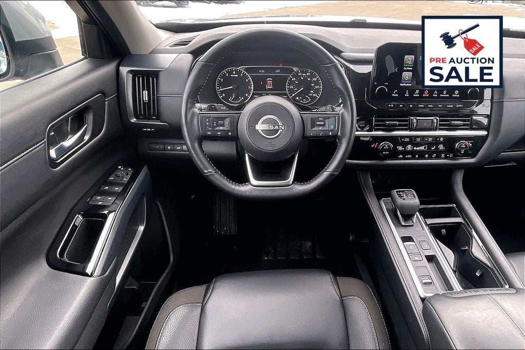 2025 Nissan Pathfinder SL