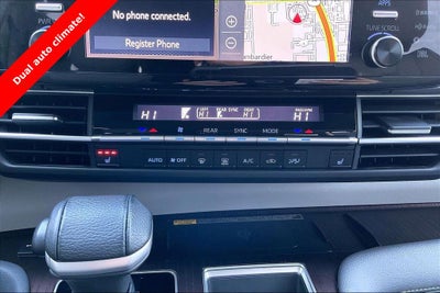 2022 Toyota Sienna XLE 8 Passenger