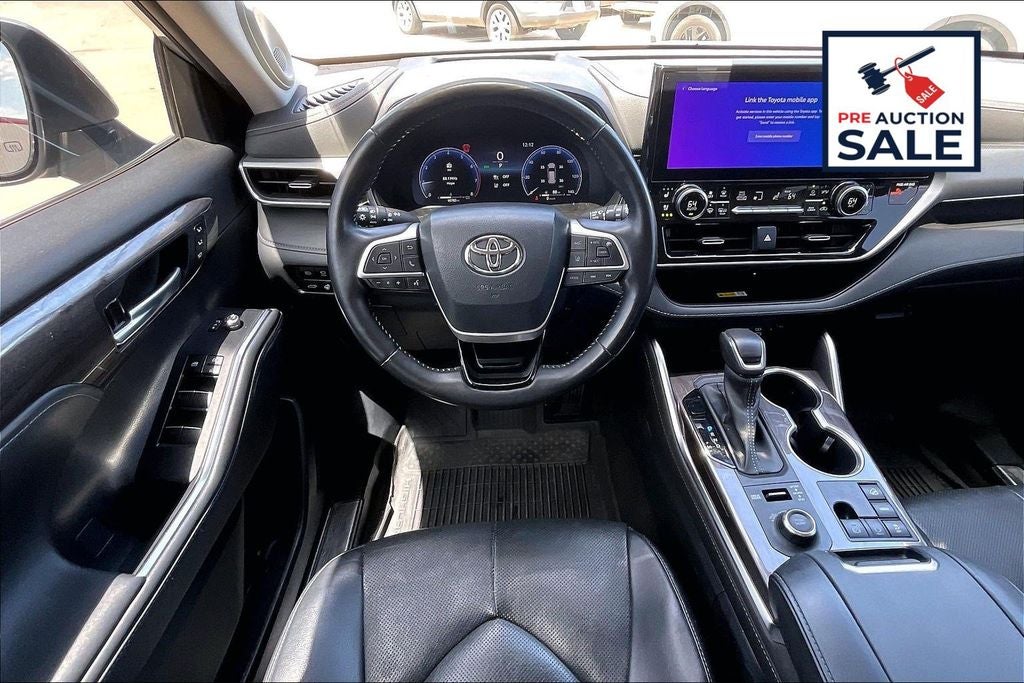2023 Toyota Highlander Platinum
