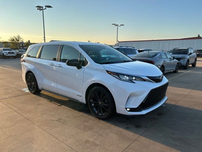 2021 Toyota Sienna XSE 7 Passenger
