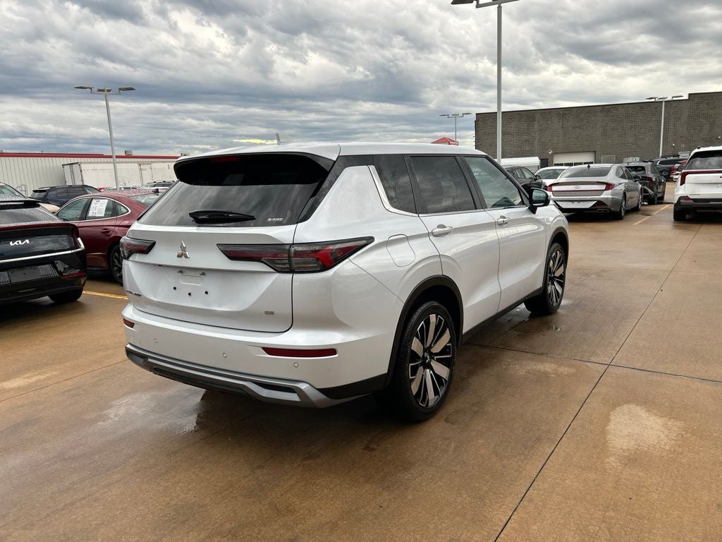 2025 Mitsubishi Outlander SE