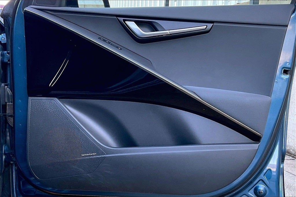 2023 Kia Niro Plug-In Hybrid SX