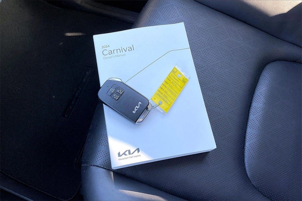 2024 Kia Carnival LX