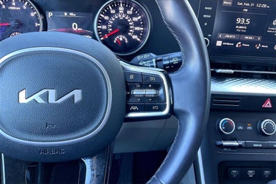 2024 Kia Carnival LX