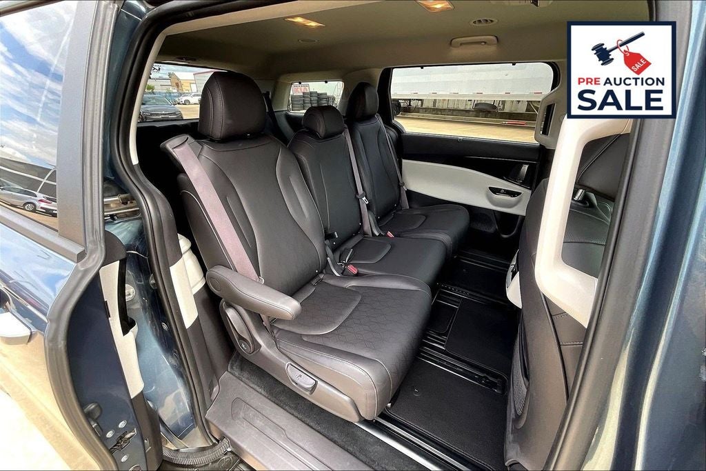 2024 Kia Carnival EX