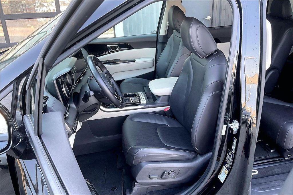 2024 Kia Carnival EX