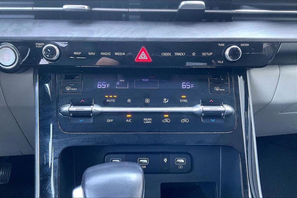 2024 Kia Carnival EX