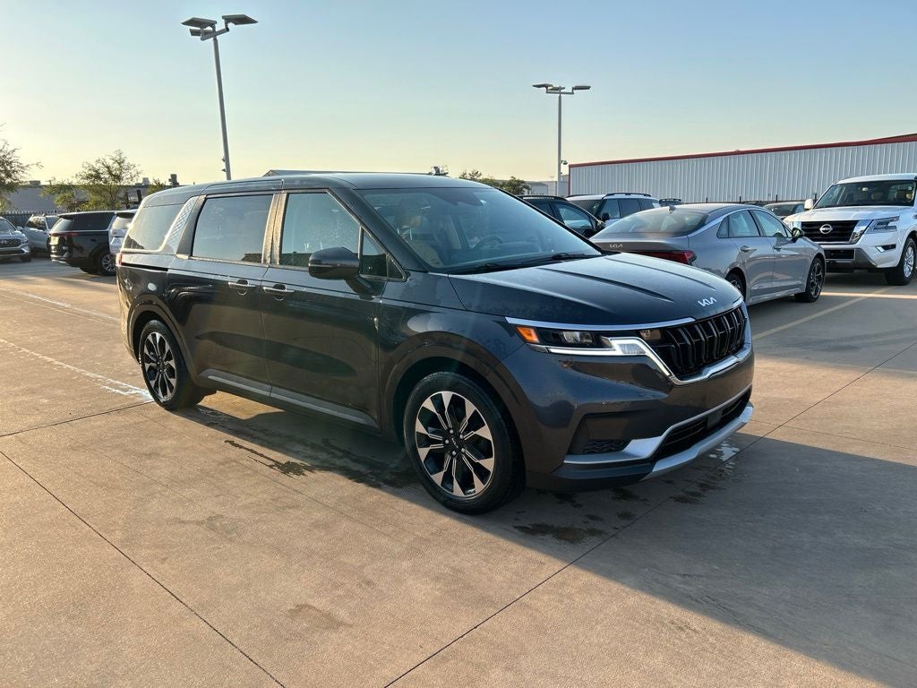 2023 Kia Carnival EX
