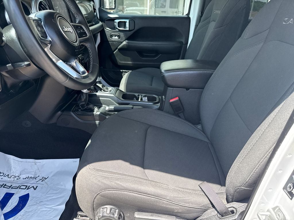 2023 Jeep Wrangler 4-Door Sahara