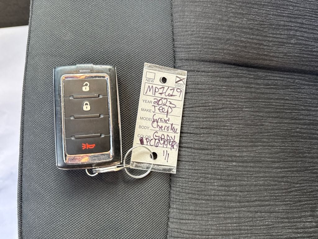 2023 Jeep Grand Cherokee Laredo 4x4