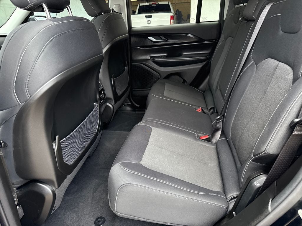 2024 Jeep Grand Cherokee Laredo 4x4