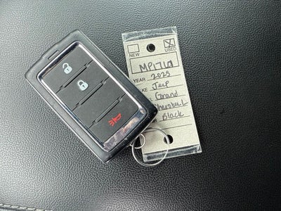 2025 Jeep Grand Cherokee L Laredo X 4x4