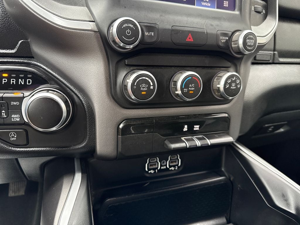 2022 RAM 1500 Big Horn Crew Cab 4x4 5'7' Box