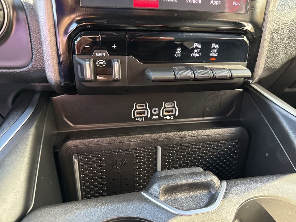 2025 RAM 1500 Big Horn Crew Cab 4x4 5'7' Box