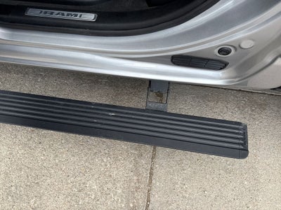 2021 RAM 1500 Laramie Crew Cab 4x4 5'7' Box