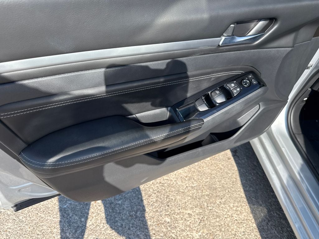 2023 Nissan Altima SL FWD