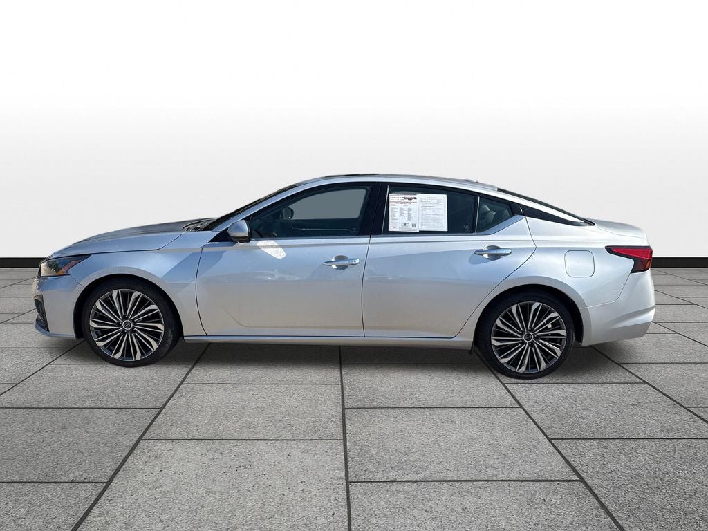 2023 Nissan Altima SL FWD