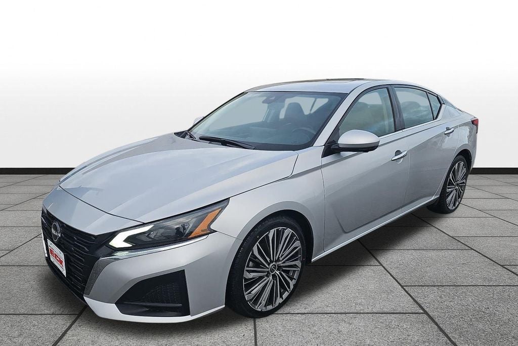 2023 Nissan Altima SL FWD