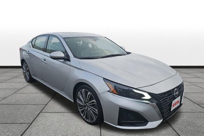 2023 Nissan Altima SL FWD