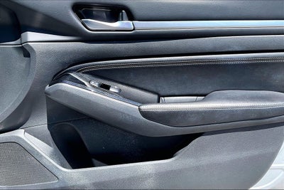2023 Nissan Altima SL FWD