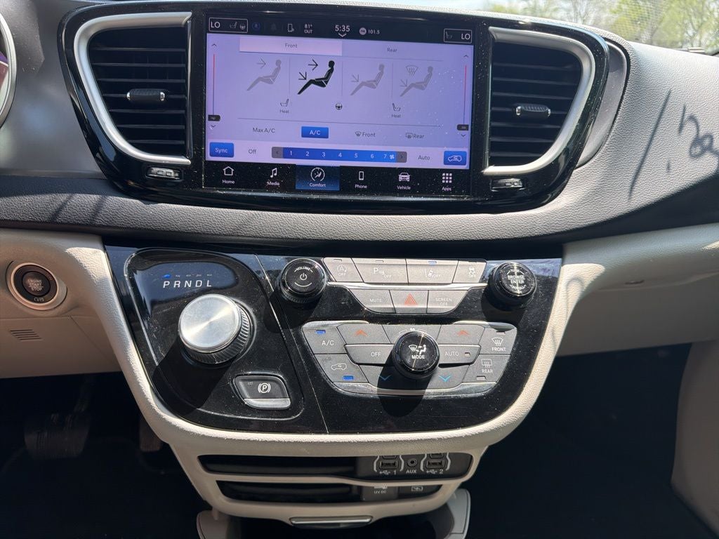 2022 Chrysler Pacifica Touring L