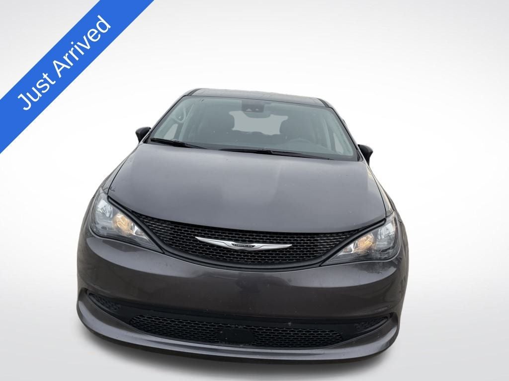 2023 Chrysler Voyager LX