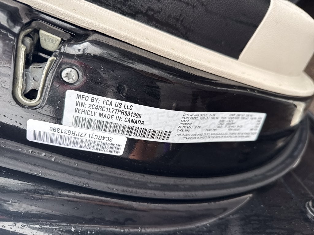 2023 Chrysler Pacifica Hybrid Touring L