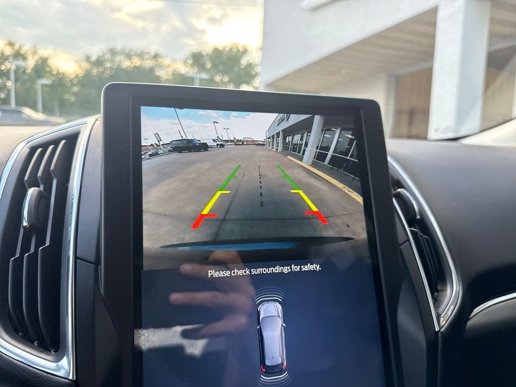 2022 Ford Edge Titanium