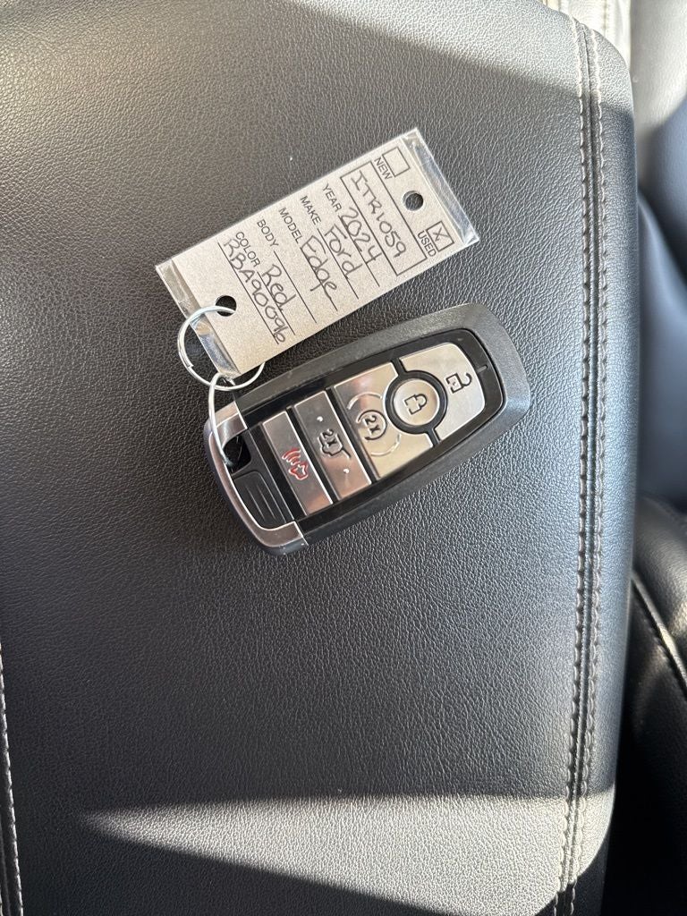 2024 Ford Edge Titanium