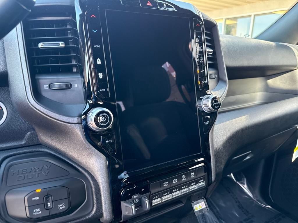 2025 RAM 2500 Tradesman Crew Cab 4x4 6'4' Box